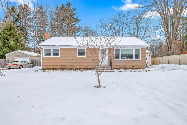 $209,000 | 313 Michigan Street, Concord, MI 49237