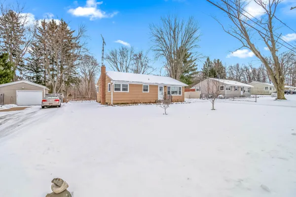 $204,000 | 313 Michigan Street, Concord, MI 49237