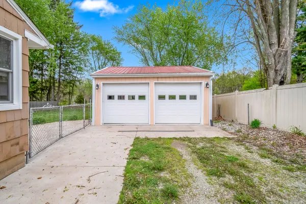 $203,500 | 313 Michigan Street, Concord, MI 49237