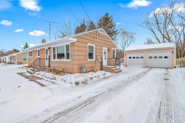 $209,000 | 313 Michigan Street, Concord, MI 49237