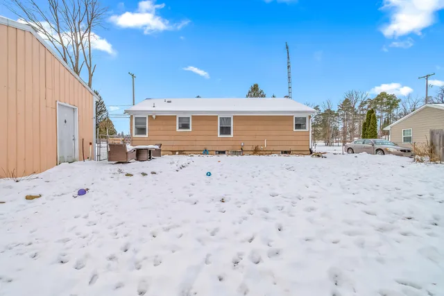 $209,000 | 313 Michigan Street, Concord, MI 49237