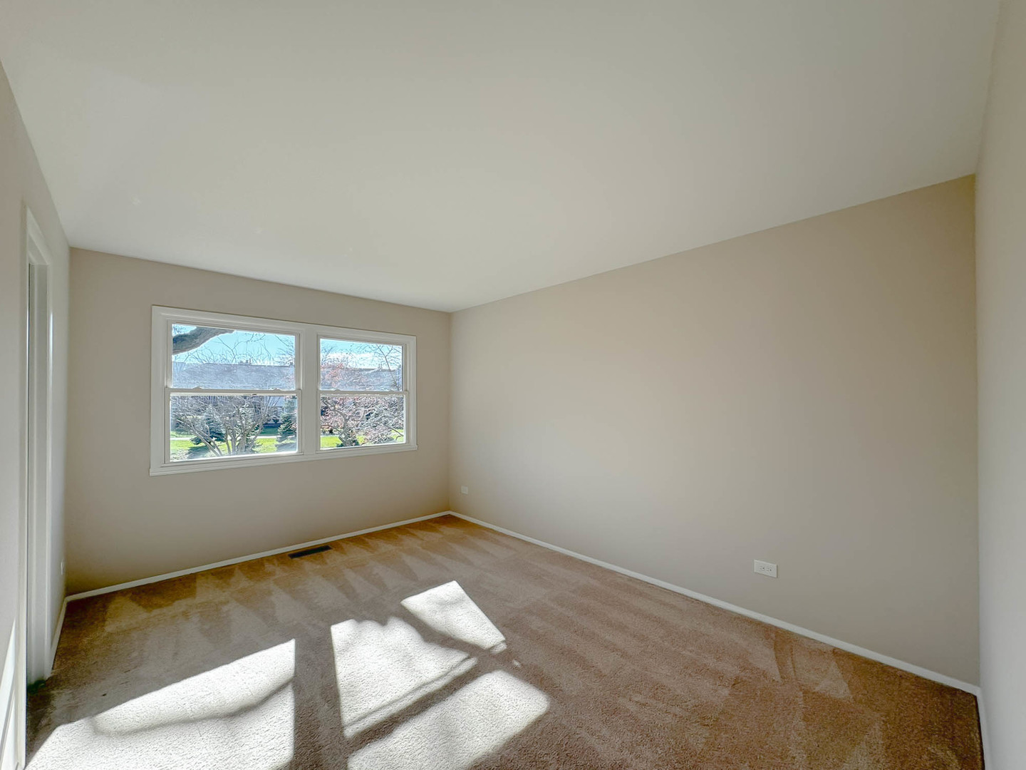 817 Beechwood Road Buffalo Grove, IL 60089 - Photo 7 of 18 Gallery Image 7