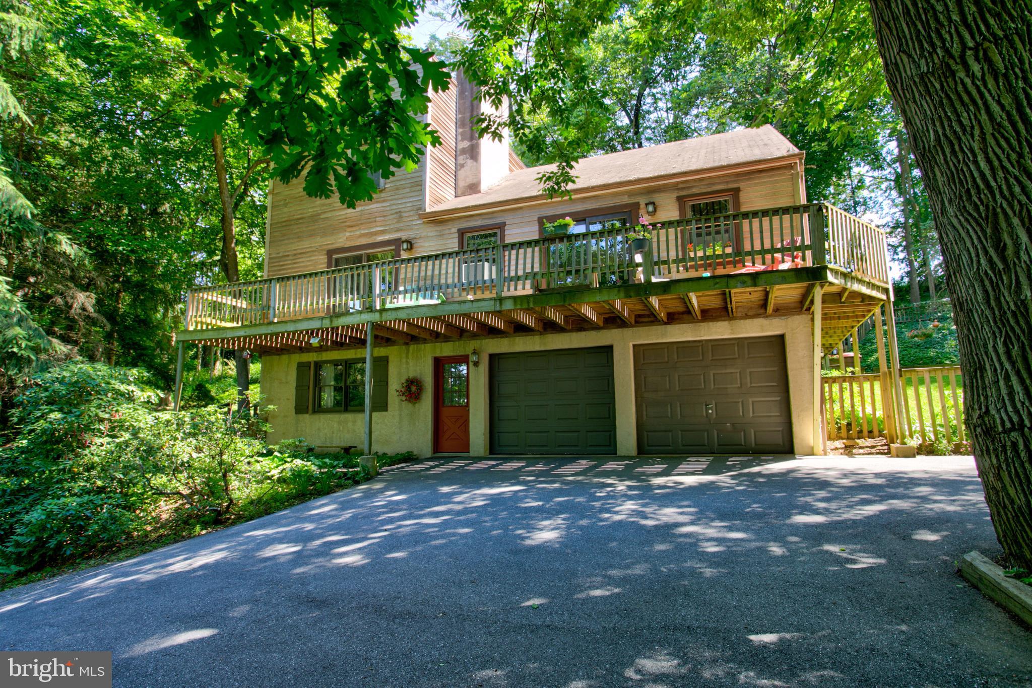3091 Back Run Road Manheim, PA 17545 - Photo 3 of 40 Two Car garage, plus 6 additional parking spaces.