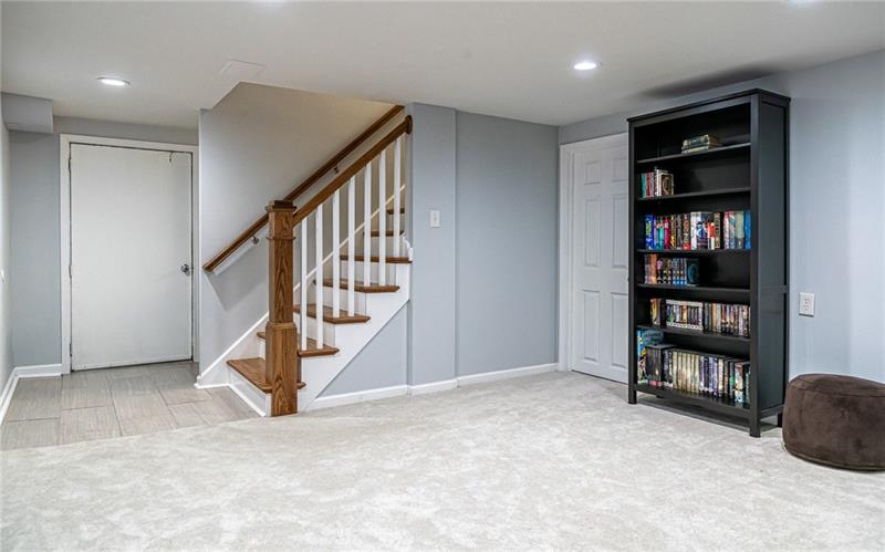 105 Deer Road Pittsburgh, PA 15237 - Photo 17 of 25 A brand new full staircase was installed as well as new railing and balusters.