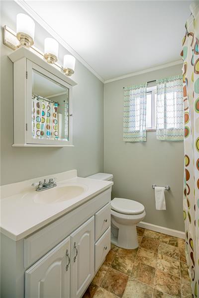 105 Deer Road Pittsburgh, PA 15237 - Photo 24 of 25 A 2nd full bathroom on the 2nd level can be enjoyed by both bedrooms.
