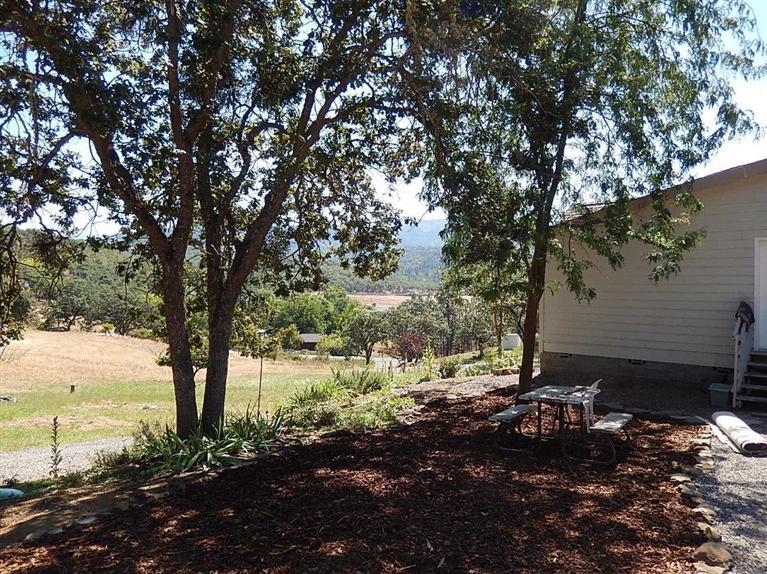 5712 Pioneer Road Medford, OR 97501 - Photo 2 of 26 Additional Photo