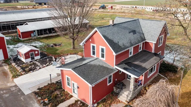 $2,100,000 | N5271 Madden Road, New London, WI 54961