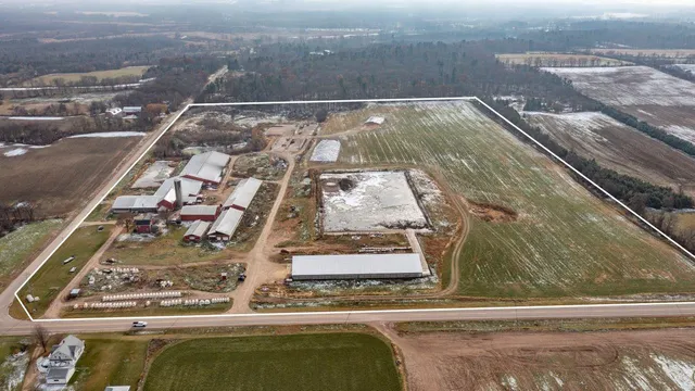 $2,100,000 | N5271 Madden Road, New London, WI 54961