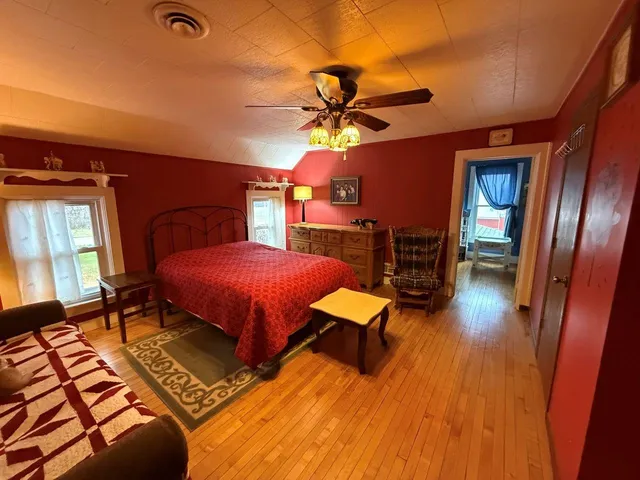 $2,100,000 | N5271 Madden Road, New London, WI 54961