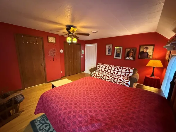 $2,100,000 | N5271 Madden Road, New London, WI 54961