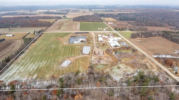 $2,100,000 | N5271 Madden Road, New London, WI 54961