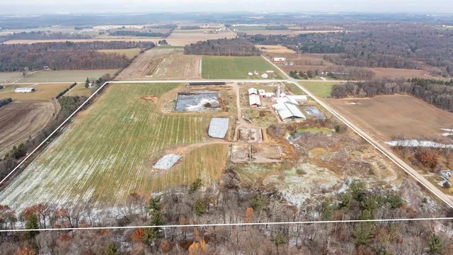$2,100,000 | N5271 Madden Road, New London, WI 54961