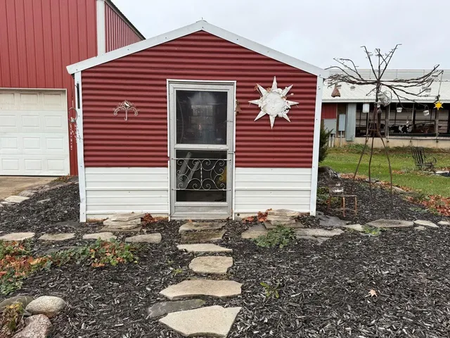 $2,100,000 | N5271 Madden Road, New London, WI 54961