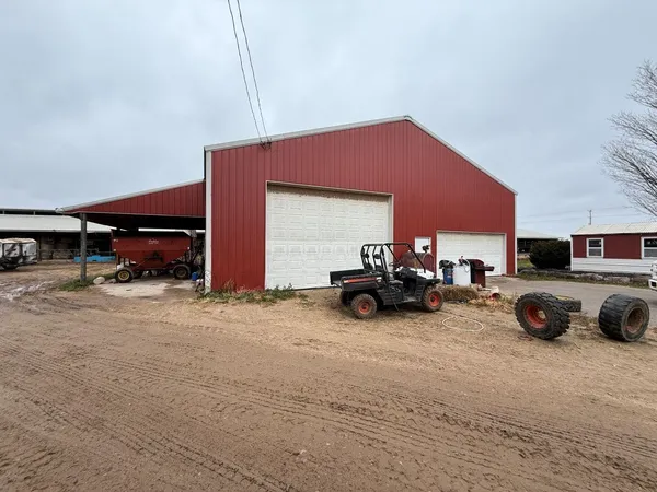 $2,100,000 | N5271 Madden Road, New London, WI 54961