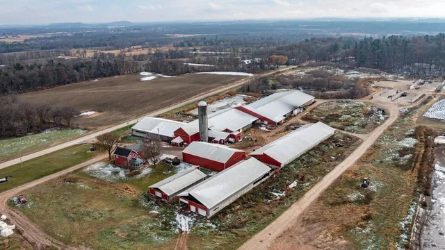 $2,100,000 | N5271 Madden Road, New London, WI 54961