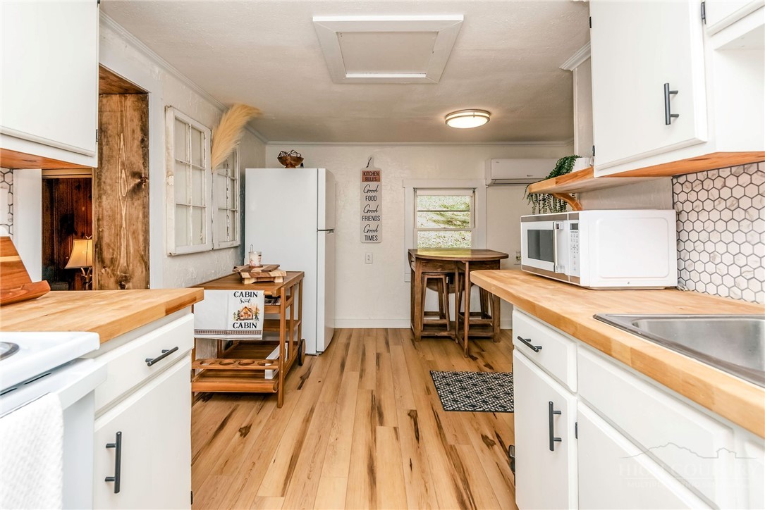 284 Grady Winkler Road Boone, NC 28607 - Photo 15 of 39
