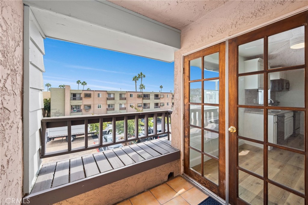 3142 Midway Drive, Unit B307 San Diego, CA 92110 - Photo 13 of 17 a view of a balcony