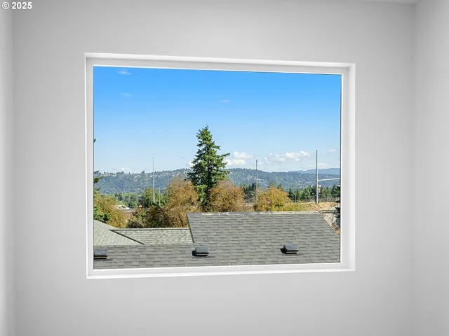 $520,900 | 2171 Northeast 207th Place, Fairview, OR 97024