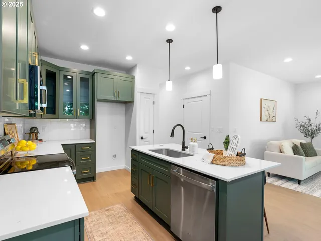 $520,900 | 2171 Northeast 207th Place, Fairview, OR 97024