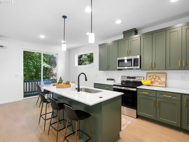 $520,900 | 2171 Northeast 207th Place, Fairview, OR 97024