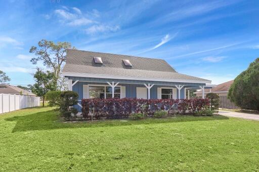 2489 Southeast Stonecrop St