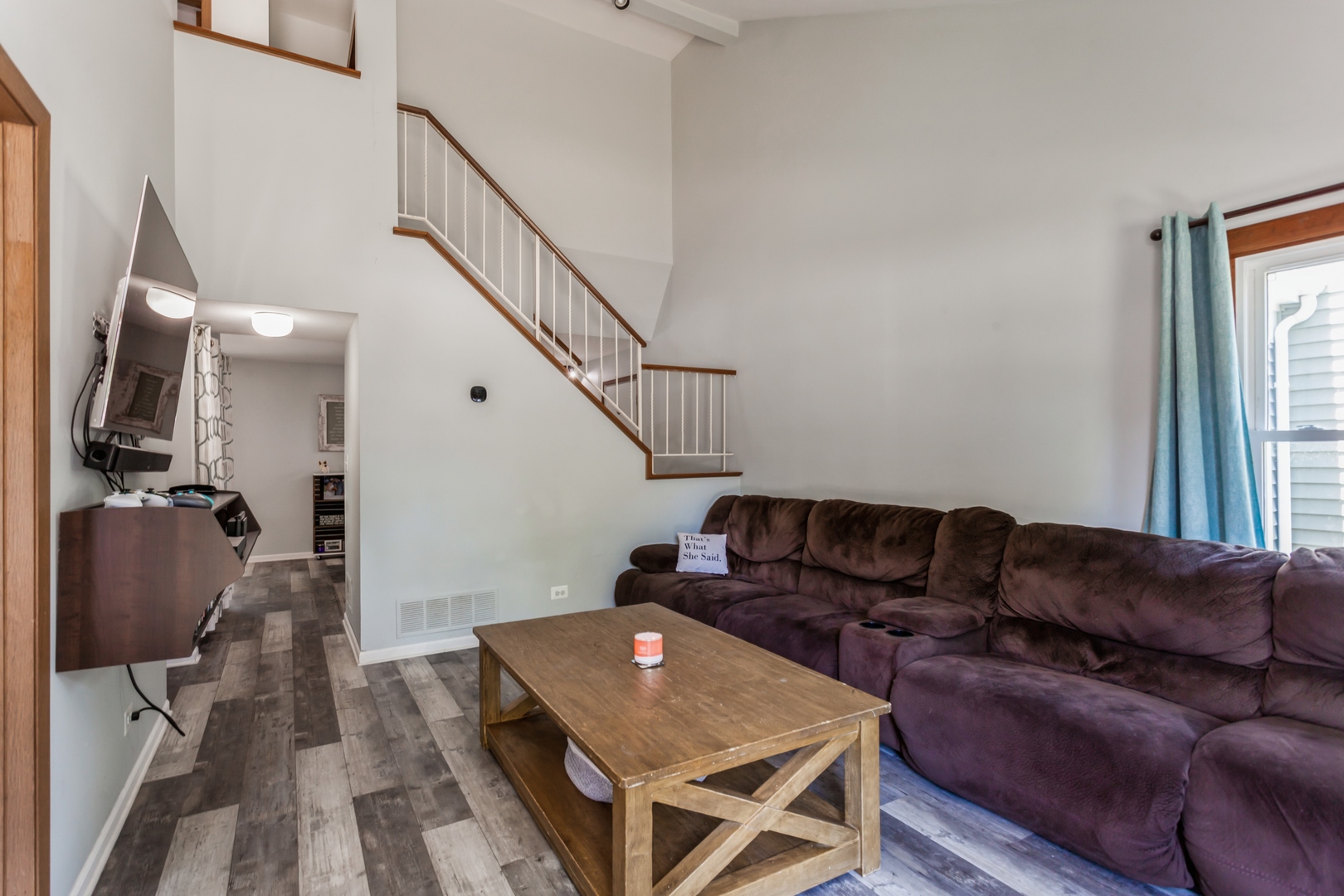 7342 Hartford Road Downers Grove, IL 60516 - Photo 2 of 10