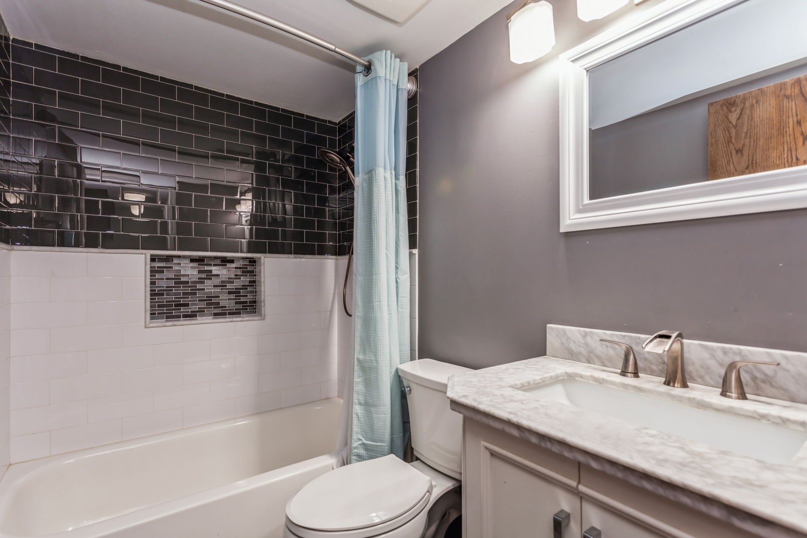 7342 Hartford Road Downers Grove, IL 60516 - Photo 5 of 10