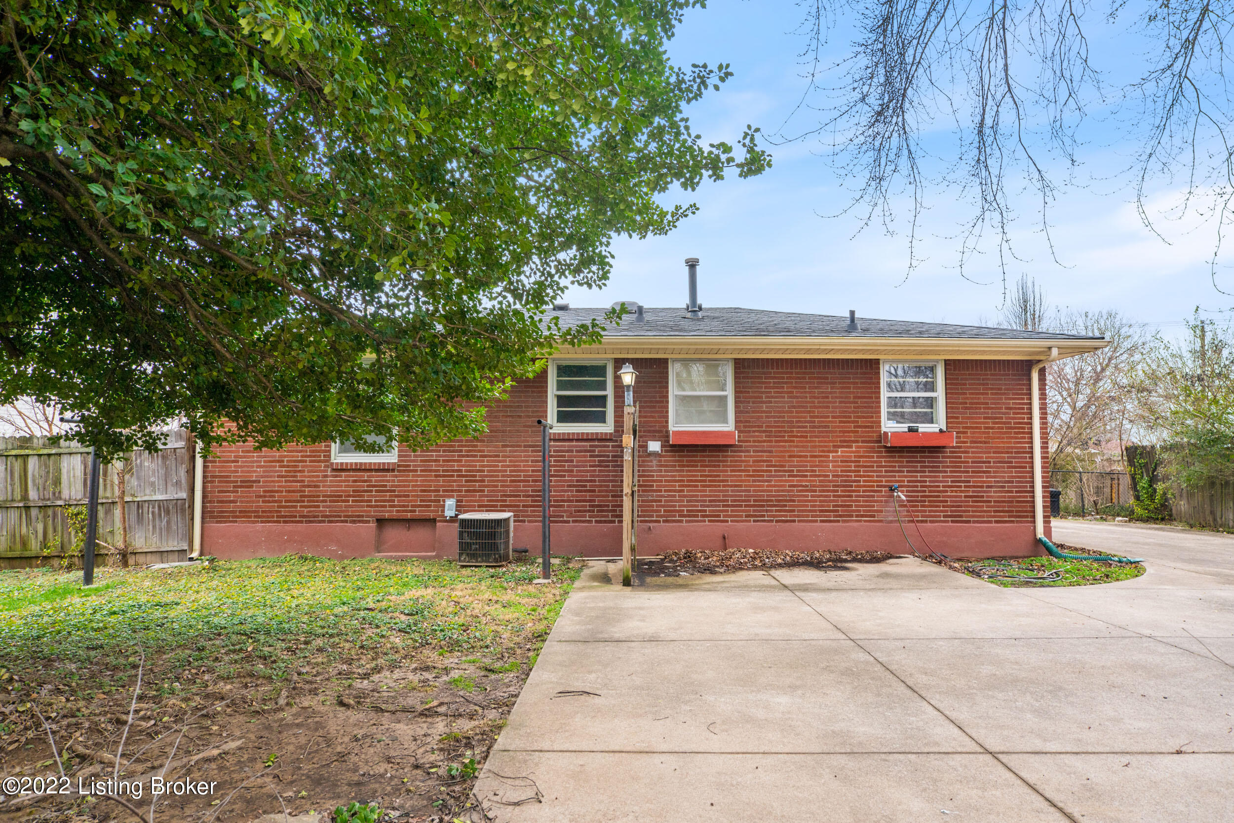 7907 Terry Road Louisville, KY 40258 - Photo 6 of 36 Welcome Home! 7907 Terry Road 40258