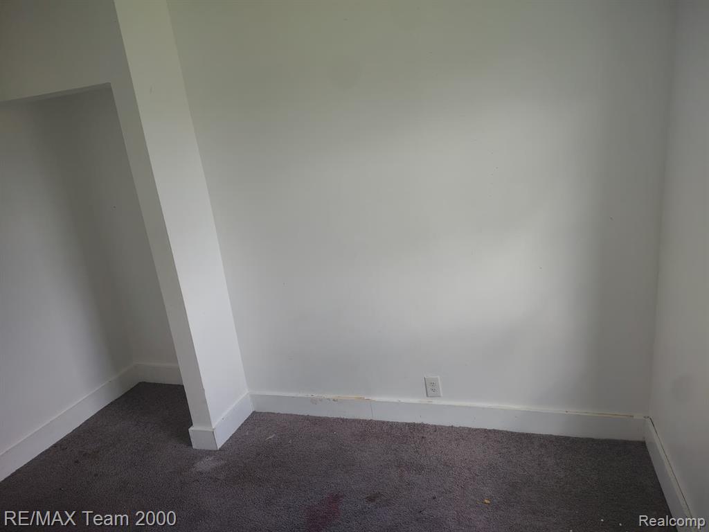 8860 Appoline Street Detroit, MI 48228 - Photo 39 of 45