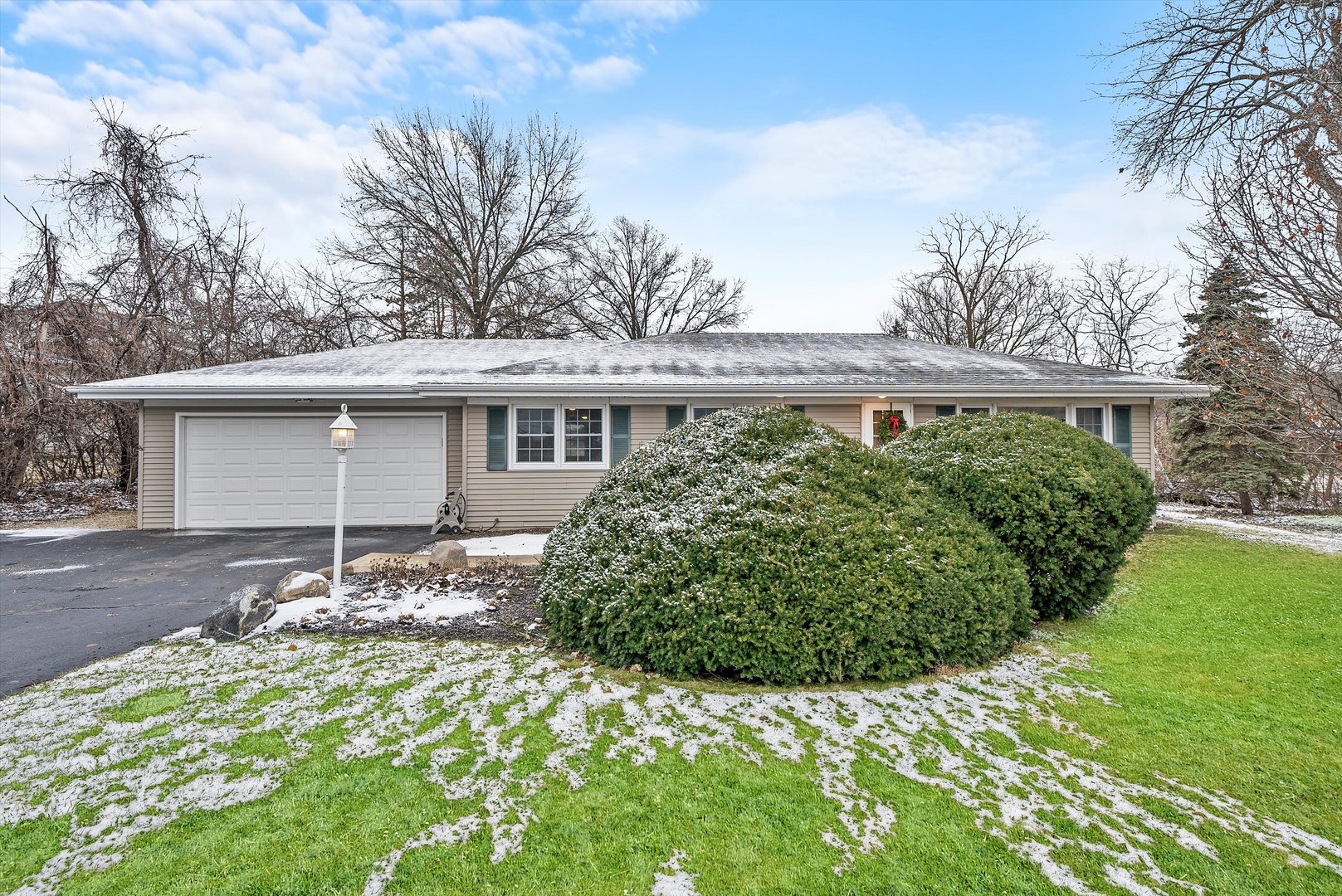 2920 Quentin Road Rolling Meadows, IL 60008 - Photo 1 of 30 front view of a house with a yard