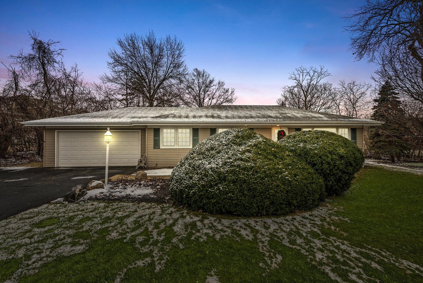 2920 Quentin Road Rolling Meadows, IL 60008 - Photo 2 of 30 a view of a house with a garden