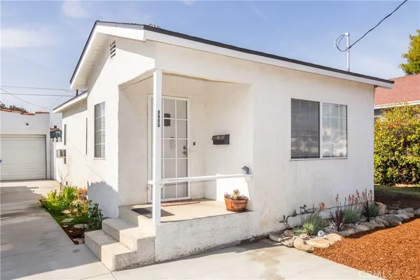 $2,500 | 6655 Ben Avenue, North Hollywood, CA 91606