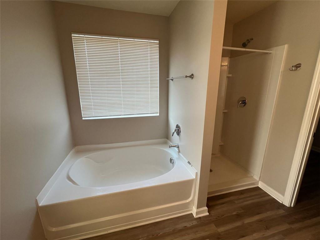 34 Luwanda Trail Cartersville, GA 30120 - Photo 17 of 30 a bathroom with a bathtub