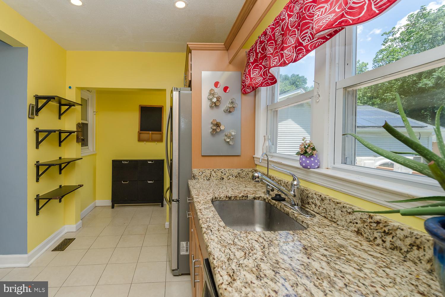 5509 Taylor Road Riverdale, MD 20737 - Photo 18 of 40 Granite Counters