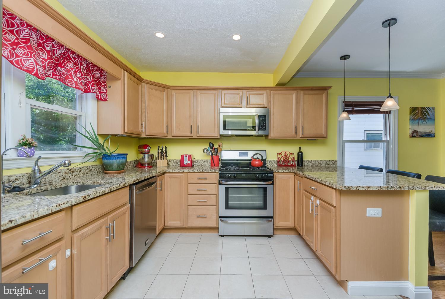 5509 Taylor Road Riverdale, MD 20737 - Photo 4 of 40 Updated Kitchen
