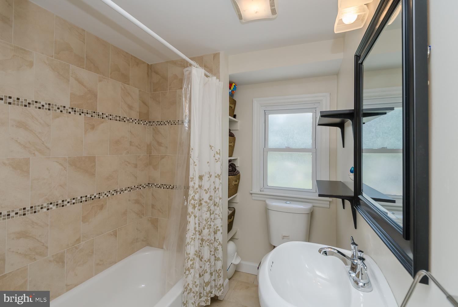 5509 Taylor Road Riverdale, MD 20737 - Photo 32 of 40 Upstairs Bath- Nice Updates