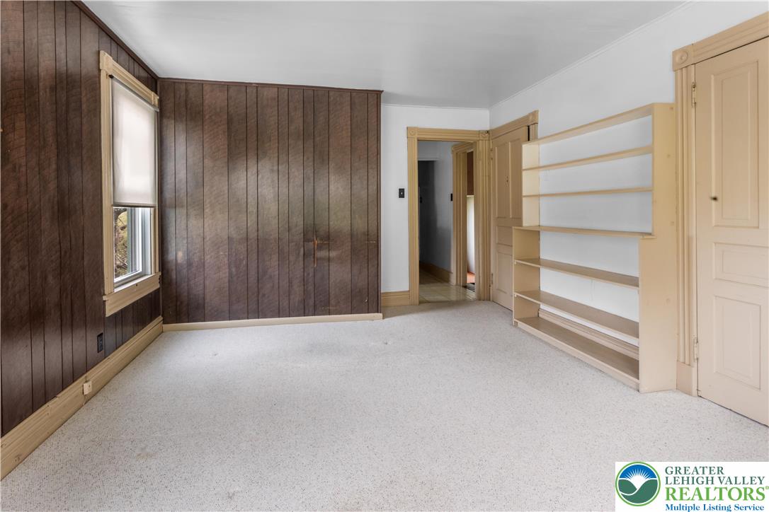 325 West Center Street Nazareth, PA 18064 - Photo 29 of 44