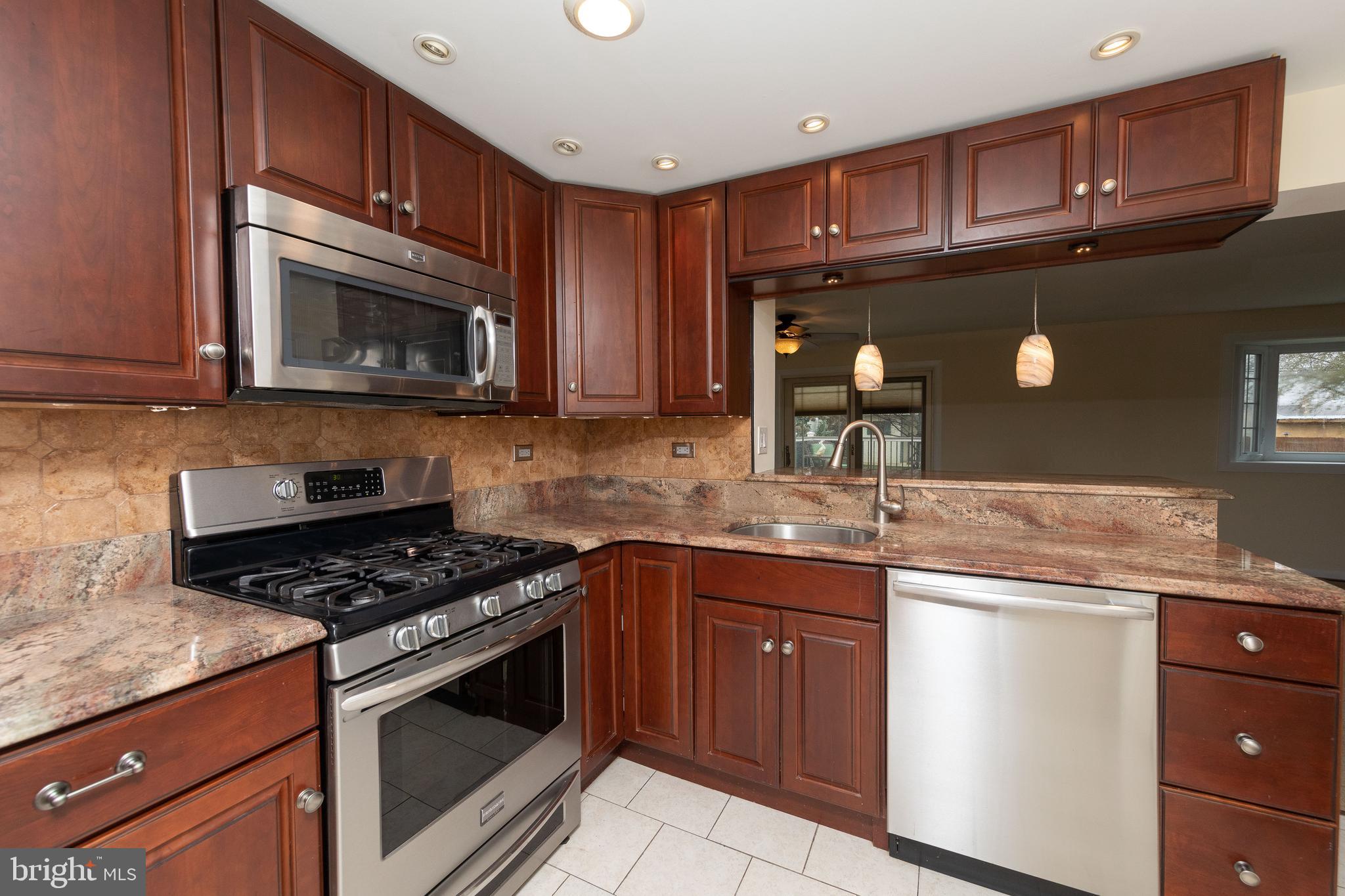 206 Oreland Mill Road Oreland, PA 19075 - Photo 11 of 38 Gourmet Kitchen