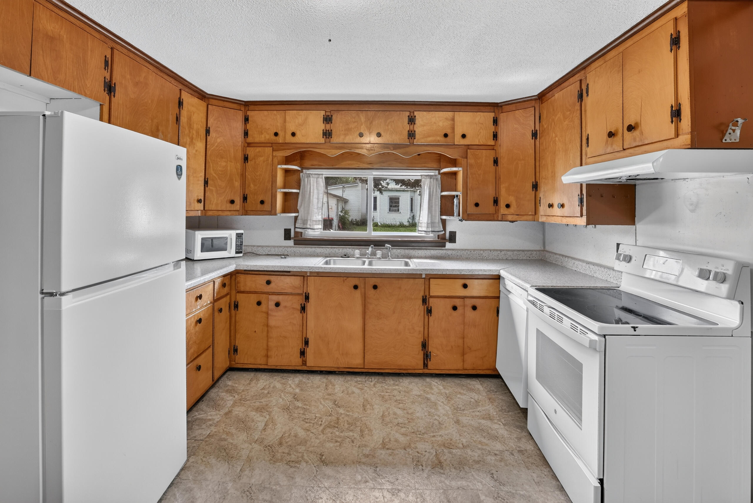314 Decalb Street Reed City, MI 49677 - Photo 5 of 25 HOM20138