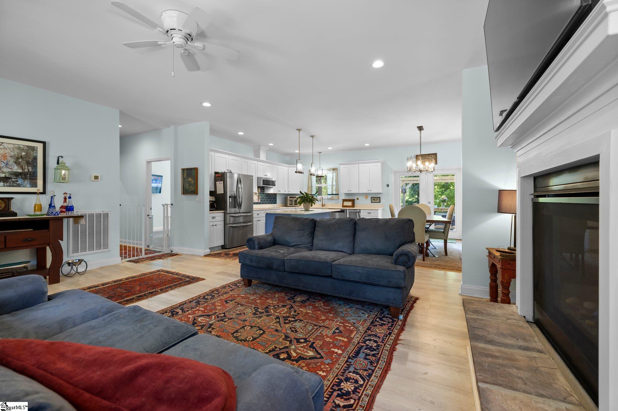 447 Dill Road Landrum, SC 29356 - Photo 8 of 36