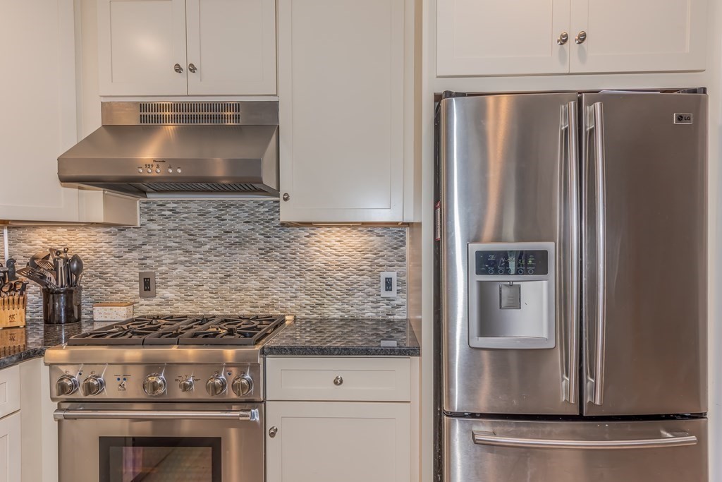 20 Union Point Road, Unit 2 Webster, MA 01570 - Photo 5 of 42