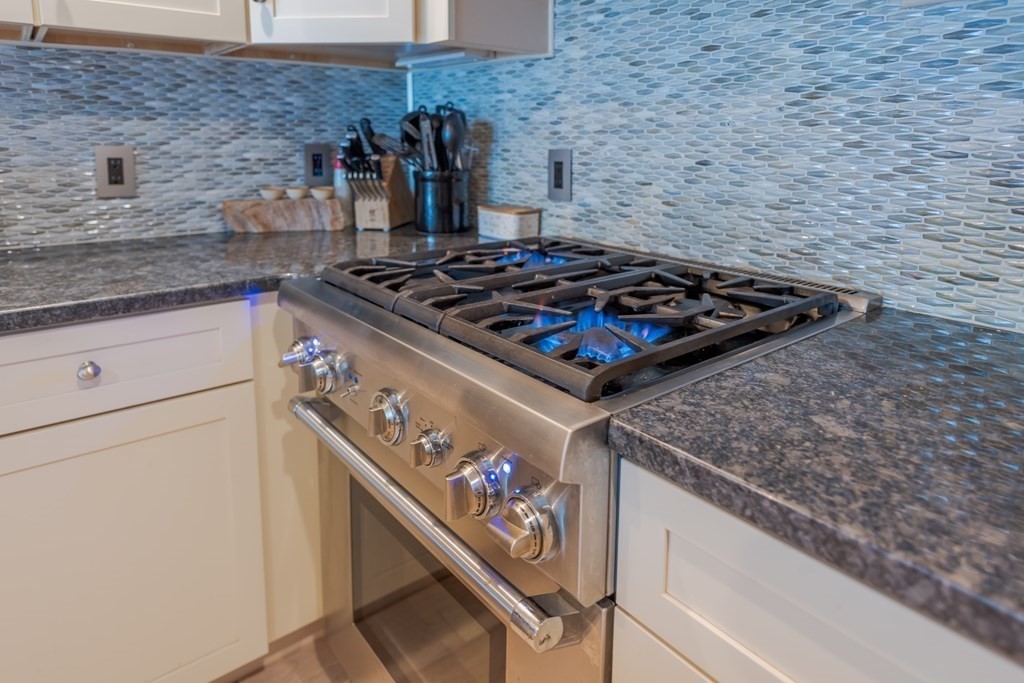 20 Union Point Road, Unit 2 Webster, MA 01570 - Photo 7 of 42
