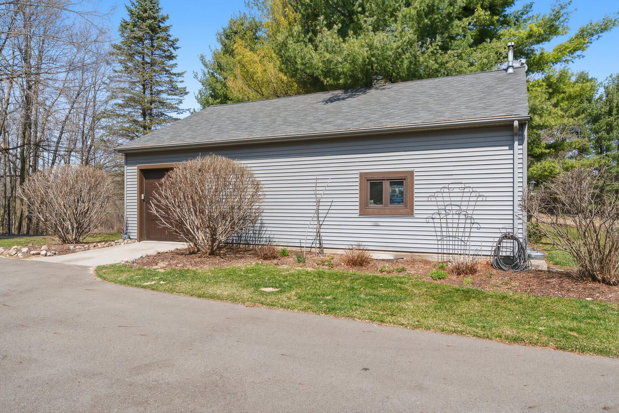 10700 Sunfield Road Mulliken, MI 48861 - Photo 83 of 152 077-WM10700sunfield-98