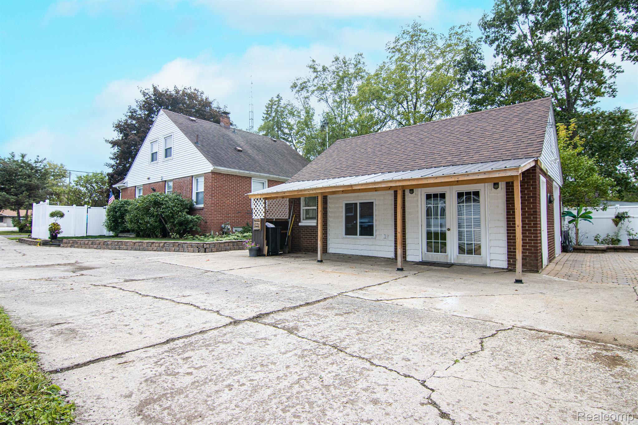 6072 Corunna Road Flint, MI 48532 - Photo 21 of 23 Exterior Read
