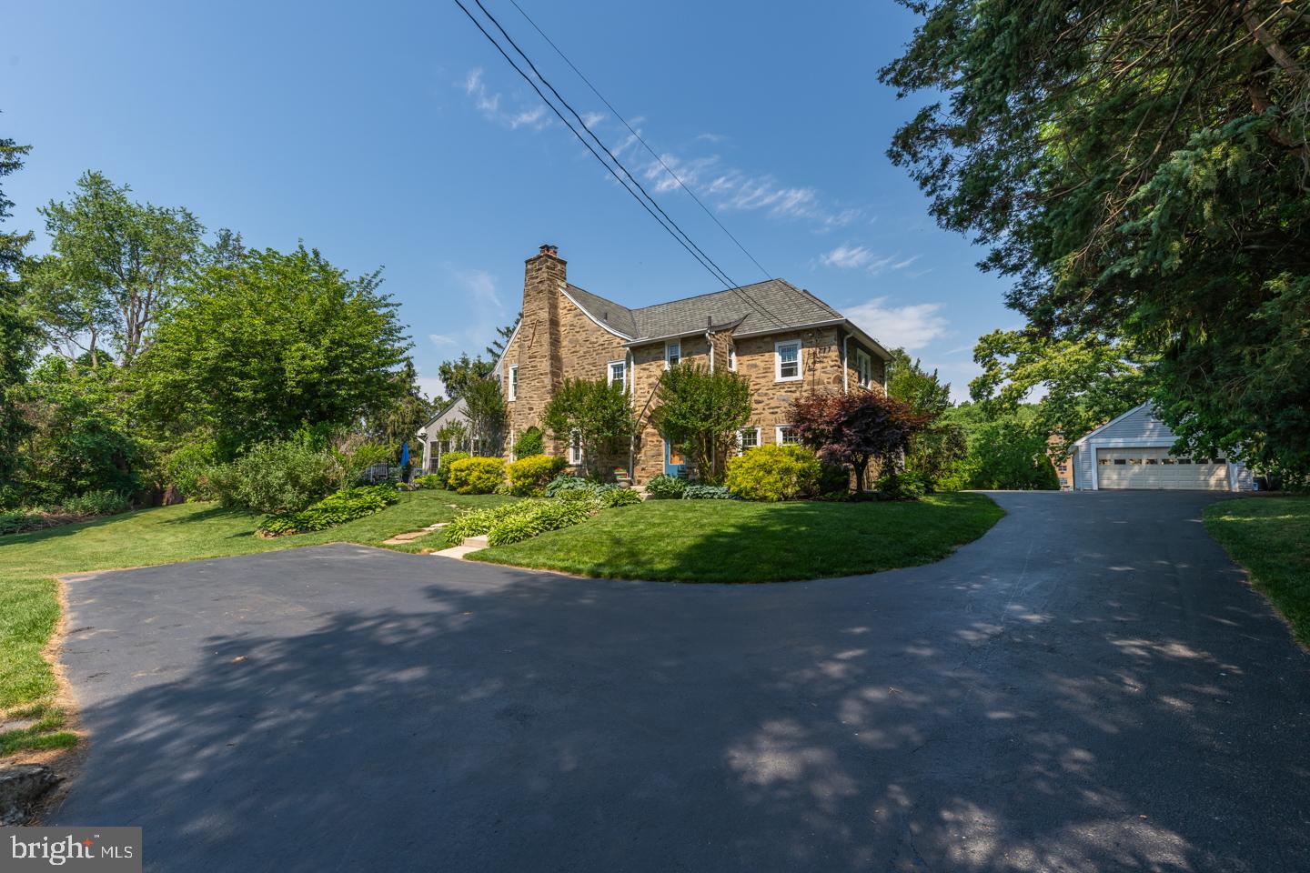 2350 Walton Road Huntingdon Valley, PA 19006 - Photo 4 of 48 Tons of Parking and Privacy