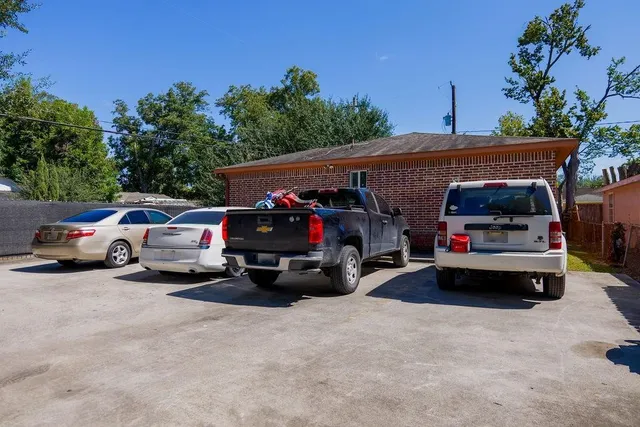 $1,320 | 6820 Petre Drive, Unit B, Houston, TX 77076