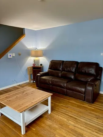 $299,000 | 300 Duane Street, Unit 2, Glen Ellyn, IL 60137