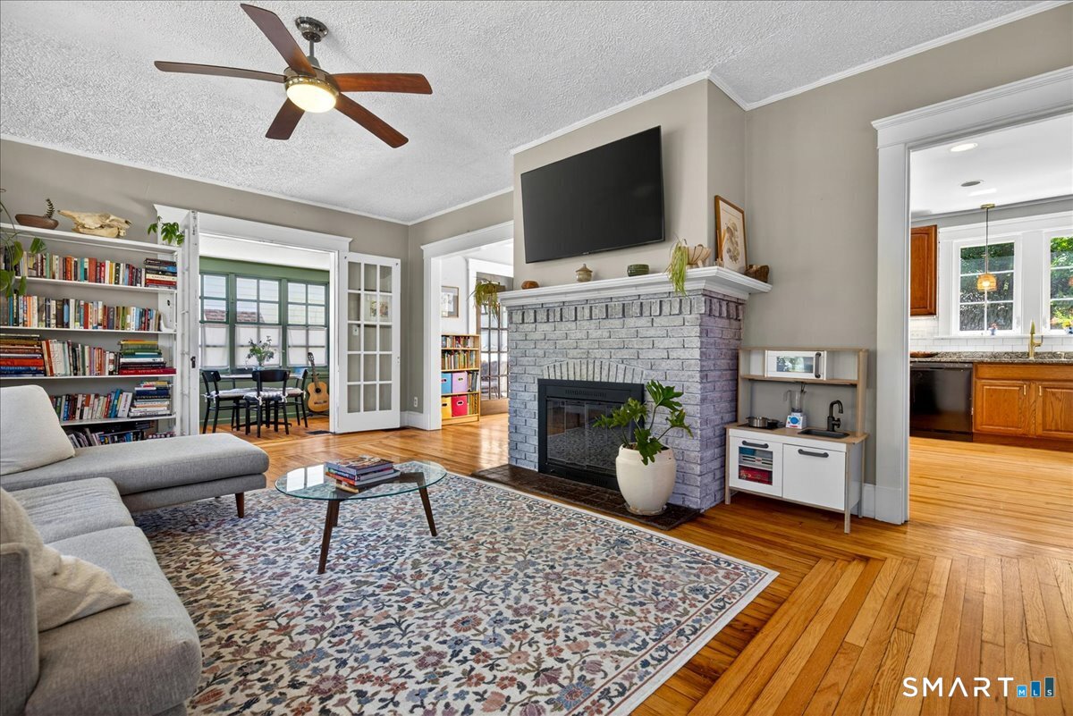 28 Thornton Street Hamden, CT 06517 - Photo 3 of 37