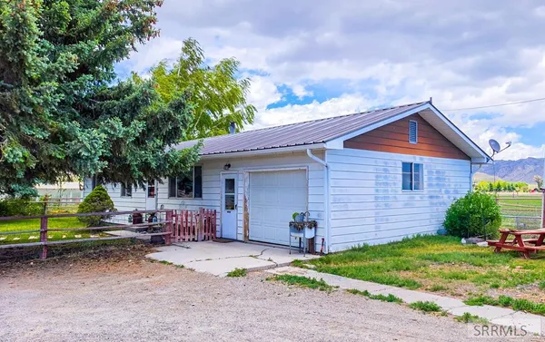 $410,000 | 700 Dean Avenue, Arco, ID 83213
