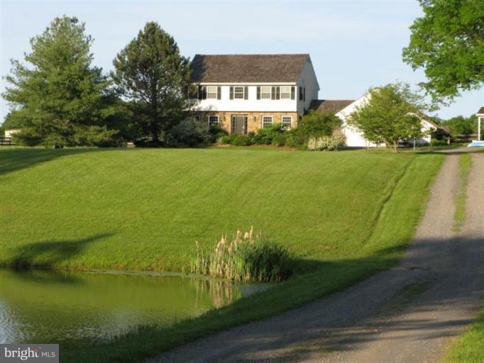 20114 Airmont Road Round Hill, VA 20141 - Photo 1 of 18 Exterior (Main)